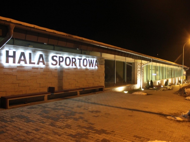                       Hala Sportowa przy Szkole Podstawowej nr 5

Address:                            Nowotarska 42 (Wejscie od ulicy Chramcowki), 34-500

Spectator Capacity:           300

Web page:                         https://facebook.com/245623039178221/
